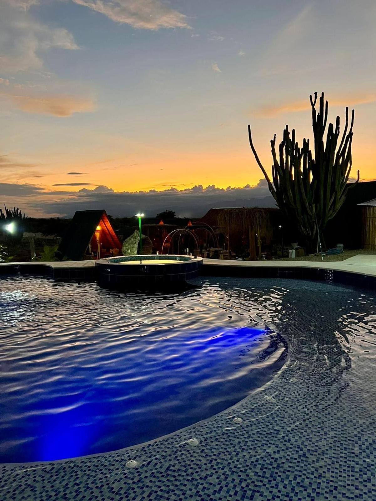 Hotel Luna Azul Tatacoa Вильявьеха Экстерьер фото