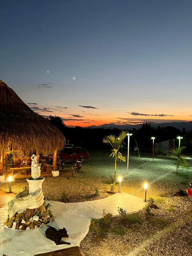Hotel Luna Azul Tatacoa Вильявьеха Экстерьер фото