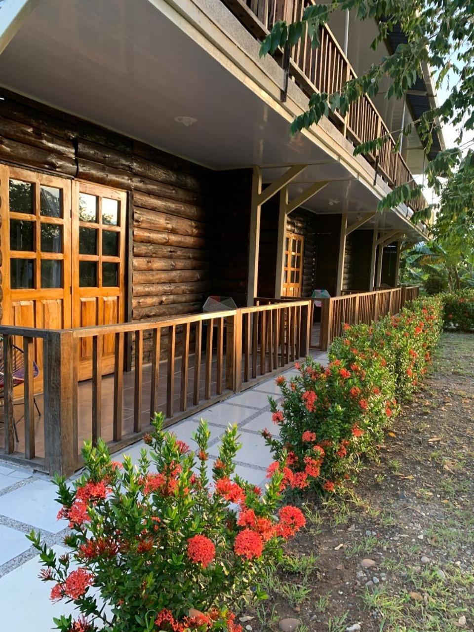 Hotel Luna Azul Tatacoa Вильявьеха Экстерьер фото